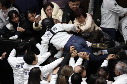 立法院2會期落幕 藍綠折損、白毫髮無傷