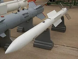 共軍AA-12「蝰蛇」飛彈 國軍戰機大威脅