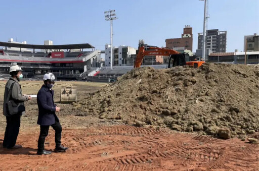 棒球場廢物來自「原土層」？他揪貓膩網笑翻