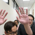 林右昌密會桃議員關切罷免？挨轟見不得人嗎