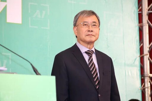 大罷免入校!鄭英耀這樣回 他:綠共也是共