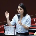 外交部喊護照短缺！徐巧芯找財源嗆有錢不做