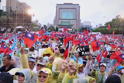 鄭正鈐僱移工上凱道?她轟:無良立委