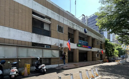 一上午被帶走8黨工!藍中市黨部險遭團滅
