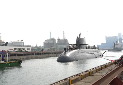 海鯤號傳5/12海試 成功級艦出海伴隨戒護