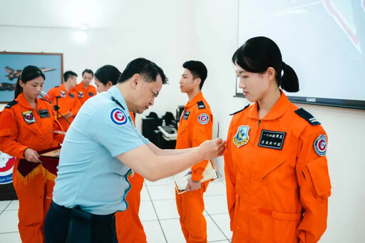 空軍戰鬥組學員 全員順利換裝勇鷹高教機