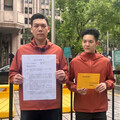 賴苡任衝中選會抗議 籲公告領銜人遞補辦法