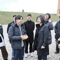 小英赴立陶宛會留學生 送最台2零嘴解鄉愁