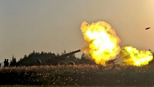 震撼畫面曝光!金防部「太武操演」重砲射擊