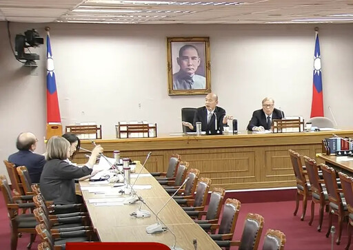 影/不滿被說「一龍二鳳」 她向韓國瑜抗議