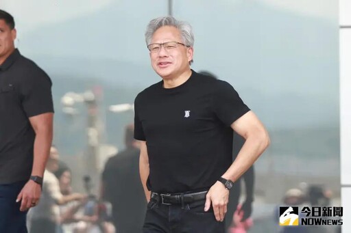 府方見這人出席世壯運開蹭?他3句酸爆綠營