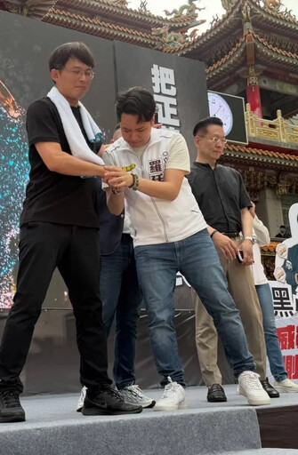 黃國昌酸選輸翻桌 江肇國反譏「三傻小弟」
