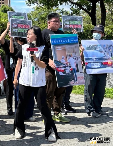 又爆濫用!黃國昌子弟兵揪監委搭公務車理髮