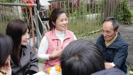 同台吳沛憶遭停權 藍里長送百份連署書喊冤