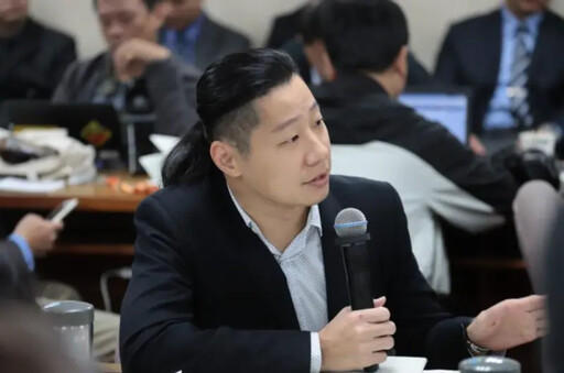 林昶佐曝妻患腦部罕病 他揭派駐芬蘭貓膩