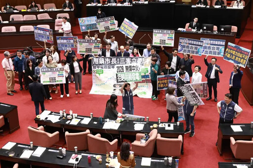 立院表決「2028無煤中火」 藍白輾壓通過