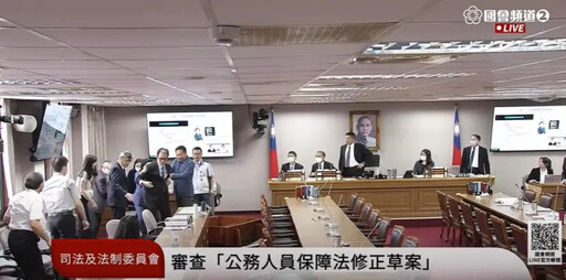 考試院秘書長劉建忻備詢突昏倒!現場畫面曝