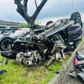 快訊／嚴重車禍！自小客遭遊覽車撞翻釀2死