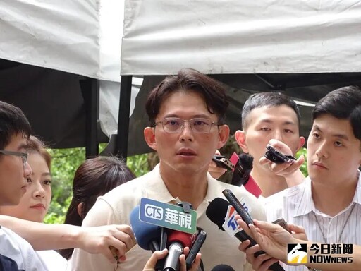 綠委直播模仿館長赴中 黃國昌:東施效顰