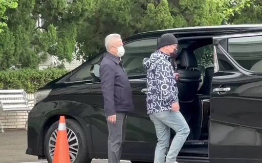 快訊/博弈教父點頭了!戴電子腳鐐當庭釋放