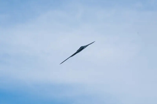 外型像飛碟 美軍B-2轟炸機建功轟炸伊朗