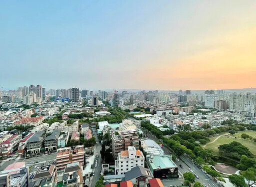 台中、桃園市府做1事 房產專家轟建商養的