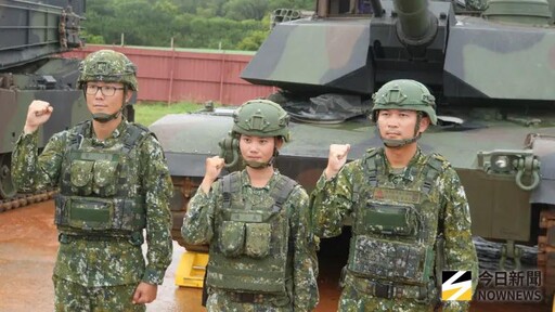 地表最強戰車M1A2T亮相 美女車長成亮點