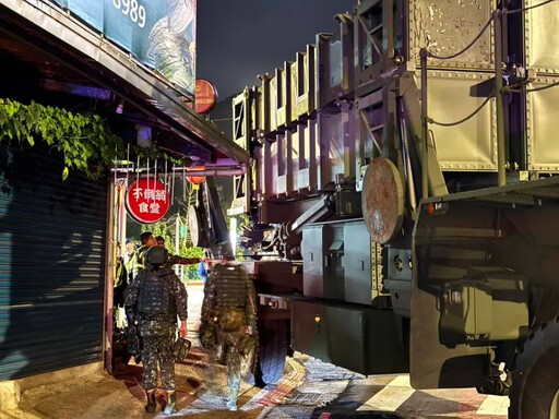 漢光「愛國者飛彈車」新店麵攤遮雨棚2.5H