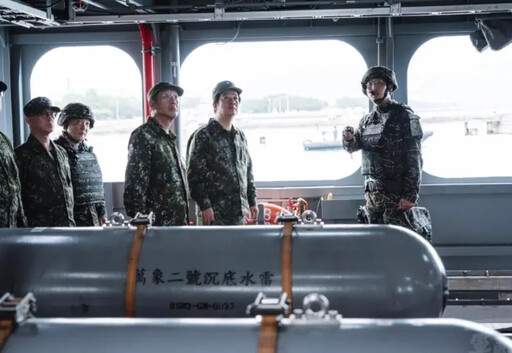 漢光41/賴清德視導海軍防禦性布雷操演