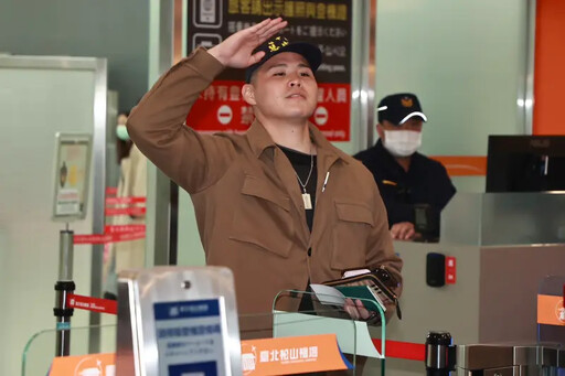 大支、閩南狼發歌轟藍營!他見補助單位酸爆