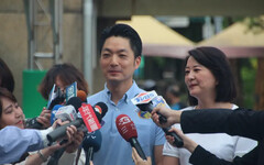 母雞陪小雞!蔣萬安首站陪同王鴻薇投票