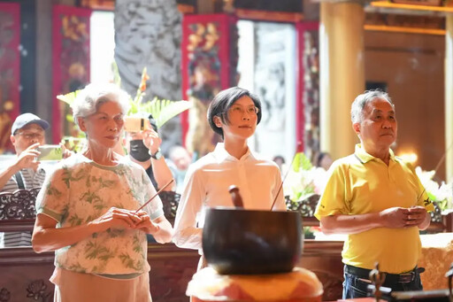 偕母神明前發誓清白!林岱樺:無懼暗黑勢力
