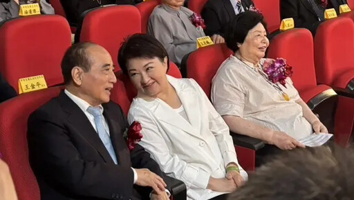 與盧秀燕同框 王金平:她未來怎麼走都支持