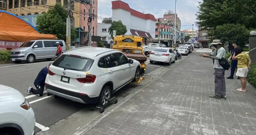 名車爽佔停車格免繳費 江和樹:市府太離譜