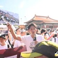 民眾黨違法遊行被攔阻 黃國昌嗆警察可恥