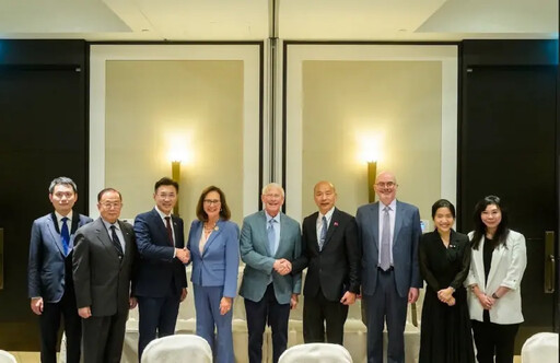 徐巧芯曬與維克合照 韓國瑜、江啟臣都來了