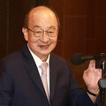 柯建銘74歲生日！韓國瑜送花籃「悄藏19字」