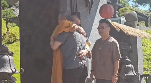 柯文哲神秘行程揭曉!現身桃園宏願大千世界