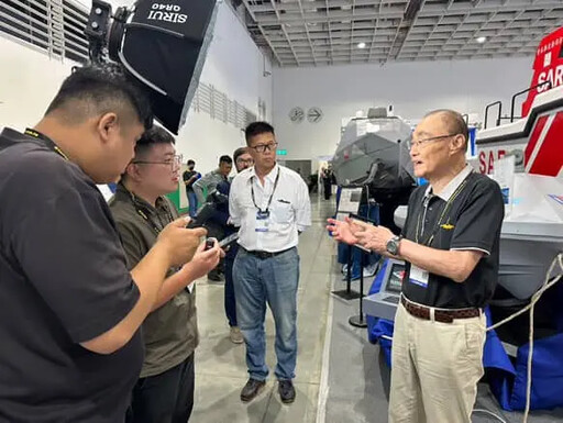 馮世寬現身國防展 讚民間救難船比軍方好