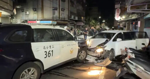 三重詐騙車手撞8車 警連開22槍逮人畫面曝