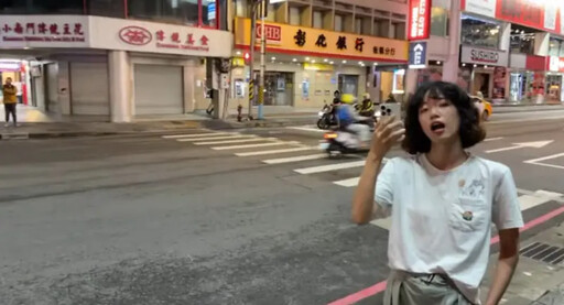 女青鳥穿綠戰袍到花蓮救災 葉元之這麼說
