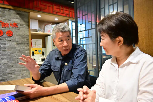 張亞中合體吃播 突對盧秀燕喊:我很不舒服