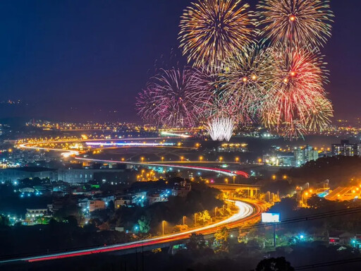 10年來最盛大國慶焰火在南投！施放40分鐘