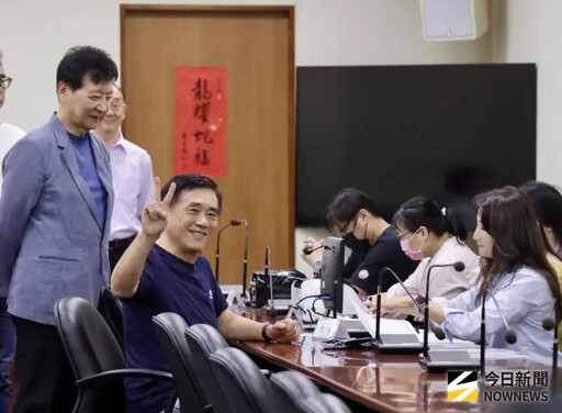 趙少康籲陸別介選 他諷當初只差沒認賊作父