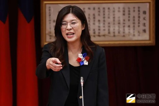 鄭麗文、黃國昌出身綠營 他酸這些人藍轉綠