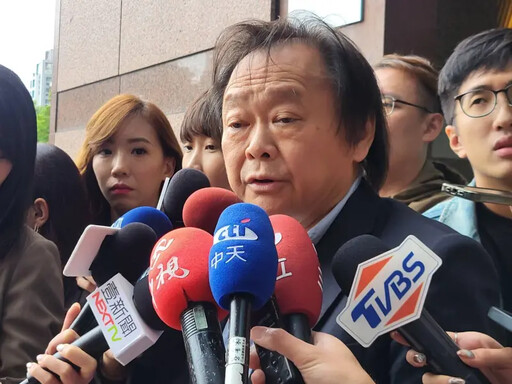 被周玉蔻酸「髒又醜」王世堅皺眉回這句