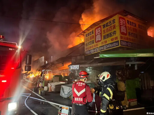 桃園南門市場深夜陷火海!張善政曝慘重災情