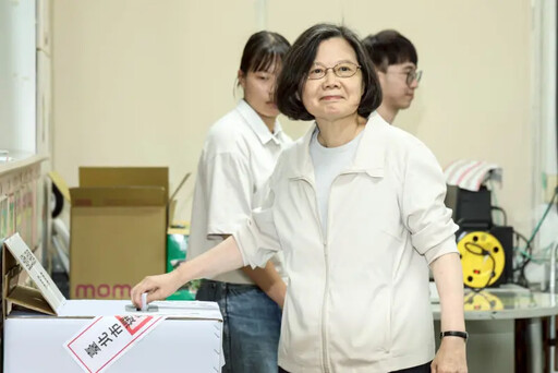 年改不該半途而廢!小英:丟給後代不負責任