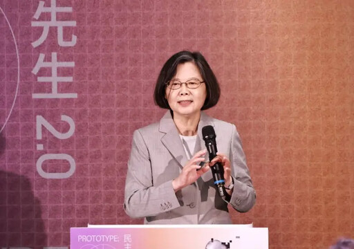 蔡反停砍年金 醫酸不甘寂寞:權力太迷人