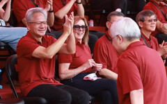 黃仁勳快閃來台！蔣萬安：與輝達密切聯繫